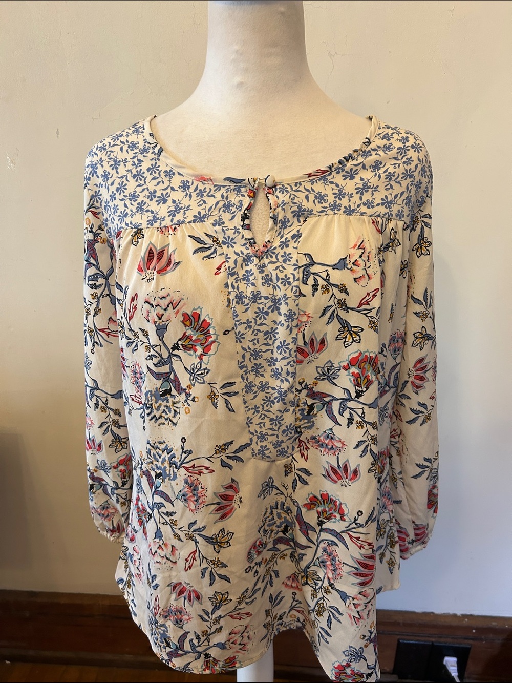 Tantrums Cream Floral long sleeve blouse with Blue and Red Accents Size M EUC